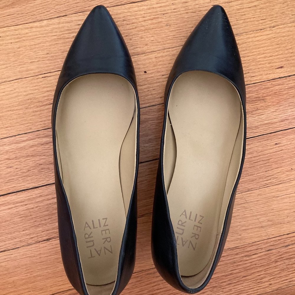 Black Leather Naturalizer Heel Size 8M